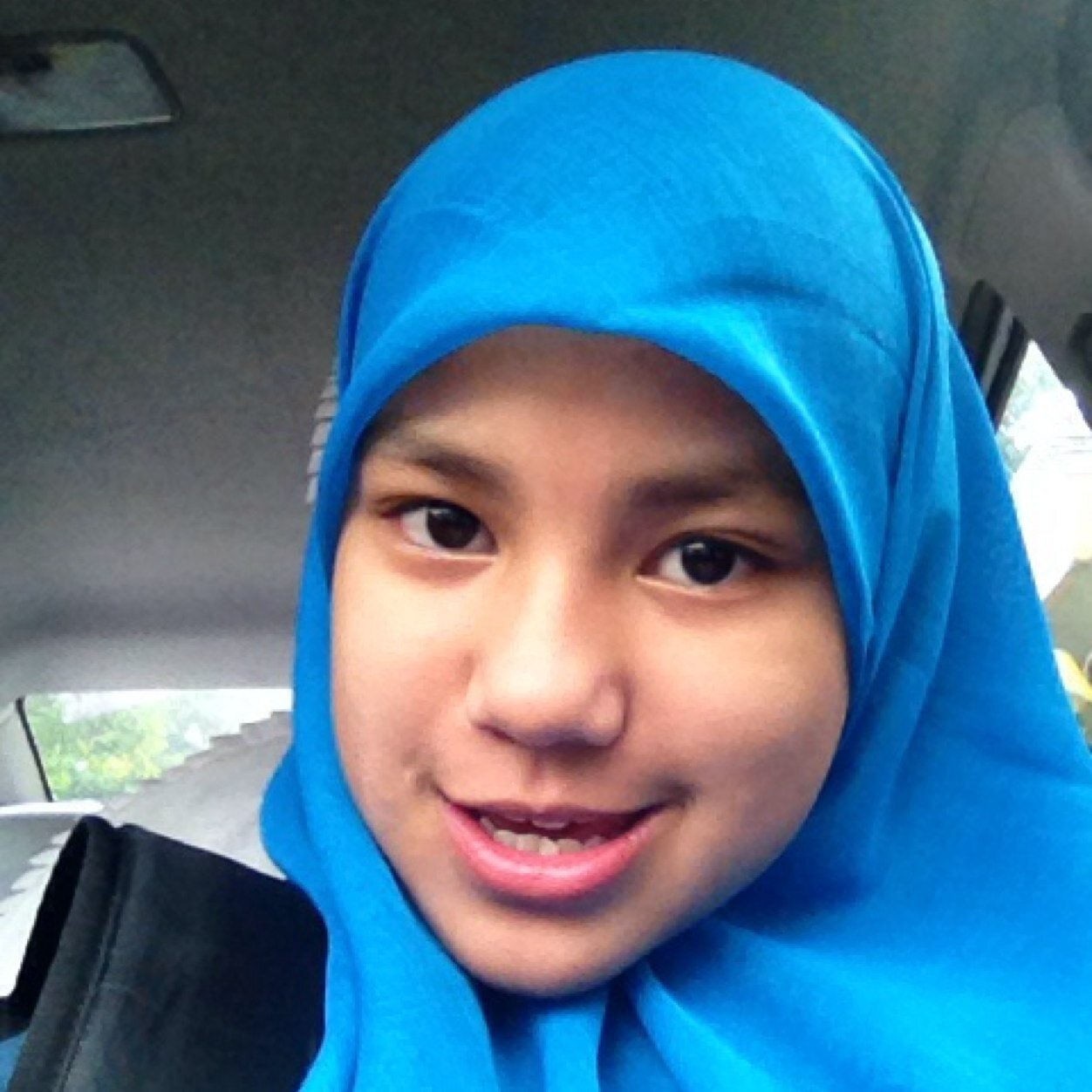 You follow me,I followback,you unfollow,and. Me unfollow you:))