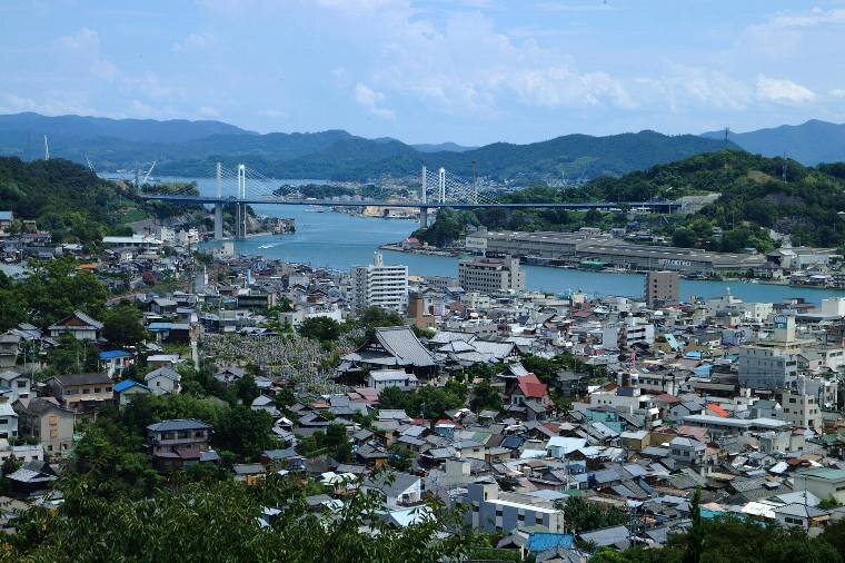 気づけばもう70代に入っていました。
友人に教えてもらいながらツイターをやります。いろいろ教えてくださればありがたいです。