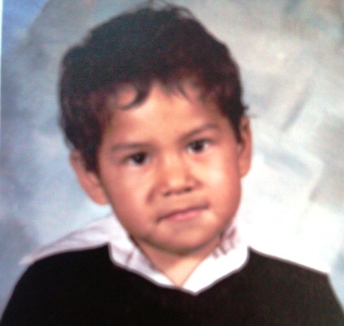 Mojo_17's profile picture. It isn't that I believe that there are too many idiots in this world, just that lighting isn't distributed right!