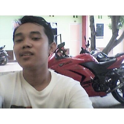 Tetap berjalan lurus dan tetap melangkah sampai titik tertinggi abaikan ucapan yang tidak penting!!!