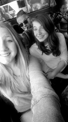 Smitsonian_'s profile picture. Bitch there's a ghost in tha house! Deuces!!