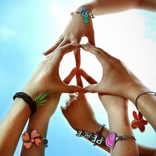 You may say I'm a dreamer
But I'm not the only one
I hope someday you will join us
And the world will be as one!