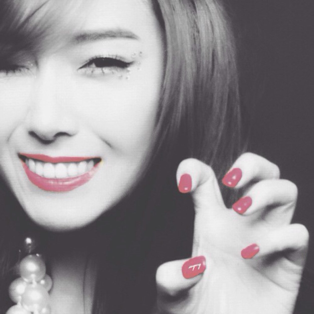 Hi my name is Moza. I'am 14 years .♥⌣♥ « ι lσvε » Kpop κΘરεᎯ ♡.. ♥ɢɪяℓs ɢєиєяατɪσи ♥ .{instagram.snsd_fan9} ~~●• ◊◊ ◊·¨ˆ‌°