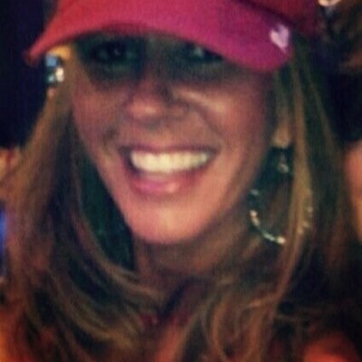 khugs15's profile picture. 