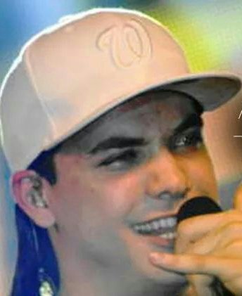 fazemos divulgacao da banda garota safada e somos loucas pelo Wesley Safadao ♡♡♥♡