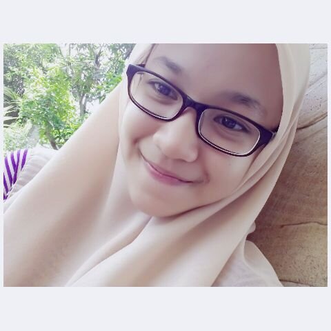 ShintaSafira_11's profile picture. focus.