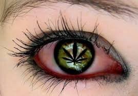 Looking for the sexiest of stoner girls♡♥ Mention me in your pics for Retweets and Headers...and please send some fansigns@Sexiest_Stoners