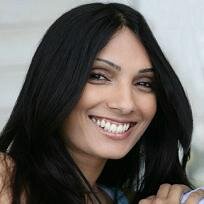 Beauty business owner, organic food lover, addicted to coffee and chocolate cakes.