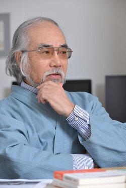中島 義道（なかじま・よしみち）. 電気通信大学元教授・哲学塾カント主宰. 1946年福岡県生まれ。77年東京大学大学院人文科学研究科哲学専攻修士課程修了。『人生を半分降りる』『非社交的社交性』『善人ほど悪い奴はいない』『うるさい日本の私』『私の嫌いな10の人びと』『カントの人間学』他。非公式bot。