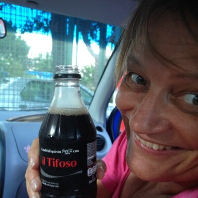 En gång ståuppkomiker nu mest manusförfattare. Alltid Djurgårdare.