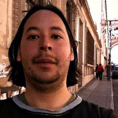 Geek derechohumanista, gusta del cine y tampoco se queja en el teatro, tiene bici propia y sueña con saber cocinar.

COMs en @PropuestaCivica