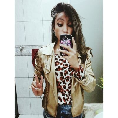 'Mente Aberta, Coração Ardente. 
Sou Pedra Para Mundo Firme e Conciente'
Fabii :-D
Segue?¿ ←→Sdv ;)