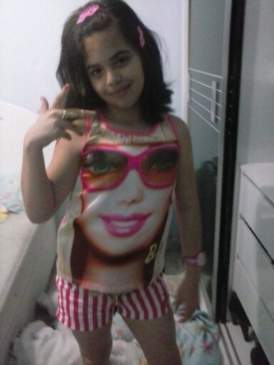 Meu nome é Rayzza tenho 10 anos e adoro dar muitas risadas sou irmã da @karlakrayanne