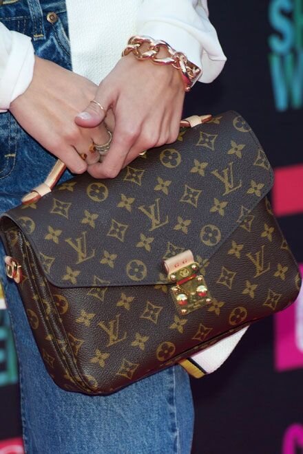 hovyxoduqev's profile picture. 