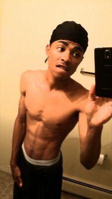 Team Follow Back #Y.O.L.O #Team light skin 18 yrs old freshman in college