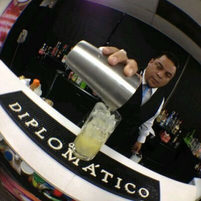 BARRAS MOVILES PARA SUS EVENTOS LOS MEJORES COCTELES PARA SUS INVITADOS BARTENDER CALIFICADOS  MESONEROS  COCINEROS  PARA EL MEJOR SERVICIO EN SUS FIESTAS