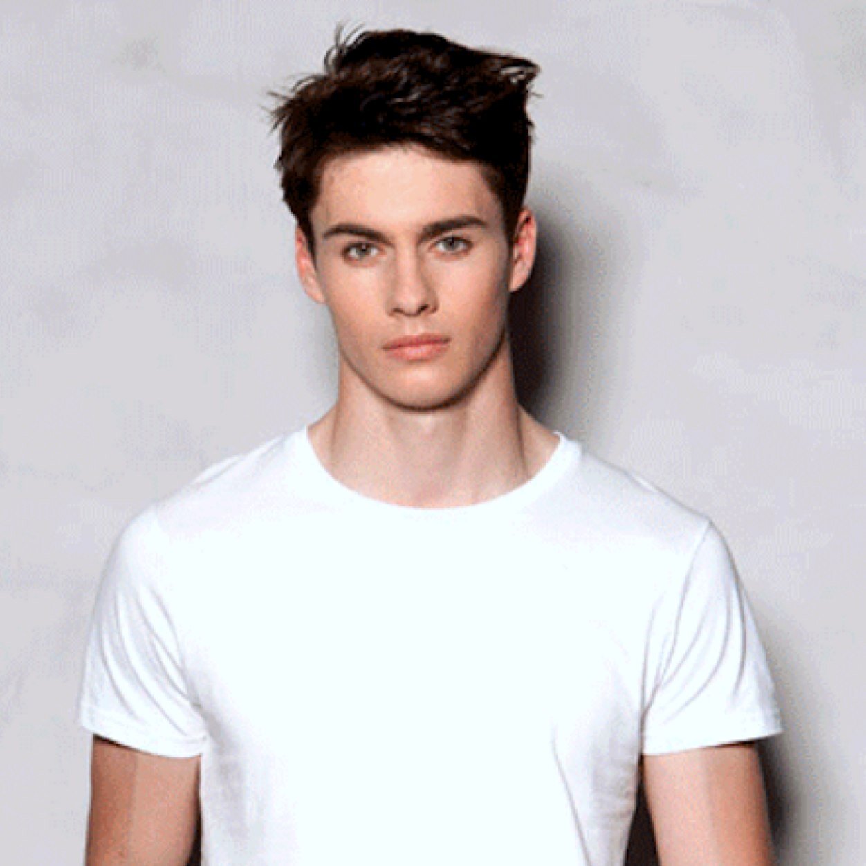 19. Ex-Gryffindor. Mestizo. Animago. {Puedes perderlo todo, pero eso sólo te hará más fuerte}{Si no puedes hacer nada para ti, ayuda a los demás}