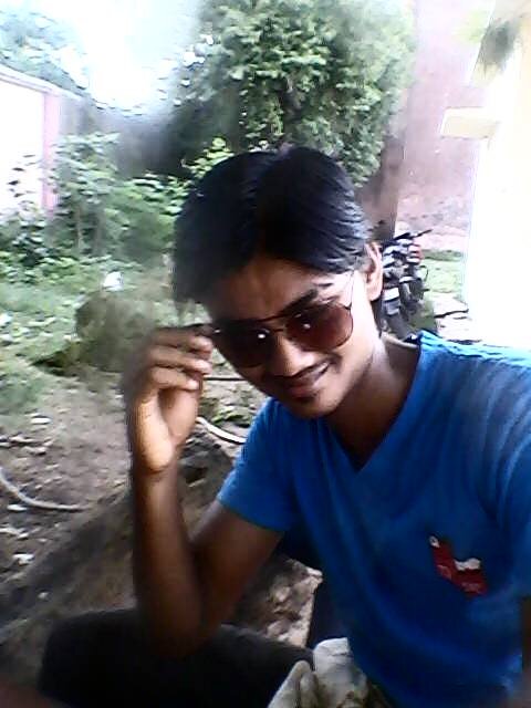 logeshvjj's profile picture. just a student / cRaZy faN  oF  VIJAY AnNa ( THALAPATHY) ' // Addicted by  GV prakash - muSical ...... haTe ajith nd his pants