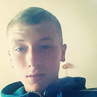Just a normal guy who's trying to support and humour people. NO-ONE is PERFECT♮♮♮♮♮