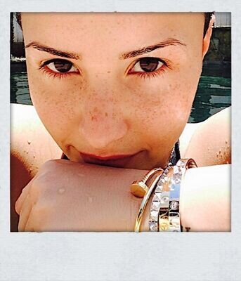 Hello ♥ pls follow  @ImPandaLovatic her follow back