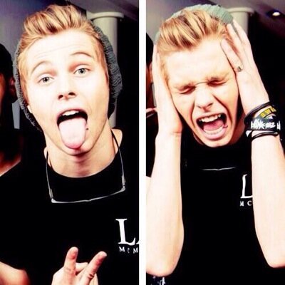 please follow @lashtonash and ask for a dm to @5SOS ilysm and so does your sunshine