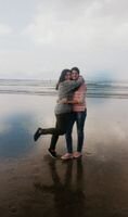 No importa lo largo que sea el camino, pero quien pisa fuerte deja huella. Como forma de vida @mariia_nueve y @mery_diecisiete. Os quiero 36. Irlanda'14.