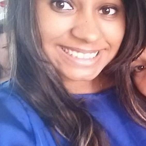 • 'Biografia {?}
Fala sério! Como vou resumir minha
vida aki no twitter?
;P