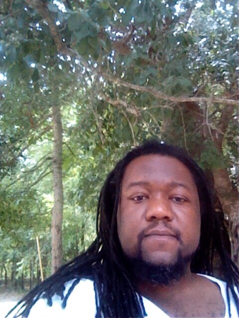 hugginsaaron69's profile picture. 