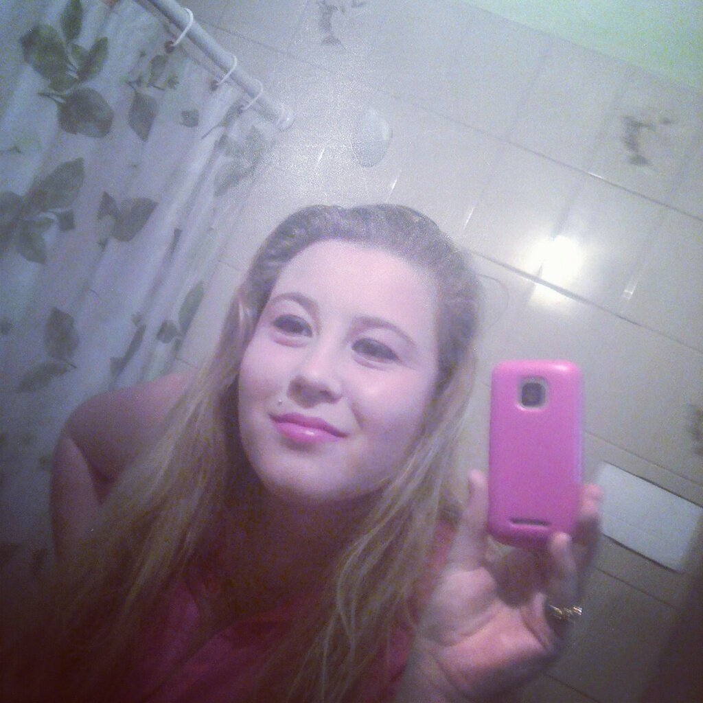 emiiviic96's profile picture. 