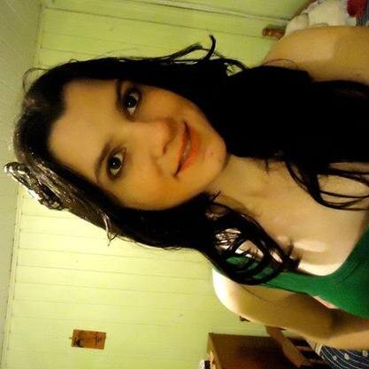 Eu sou do tipo de garota que você não vai conhecer no 
 meio da rua. Você pode até ter chamado a minha atenção, mas é
 provável que eu vá passar reto por você!