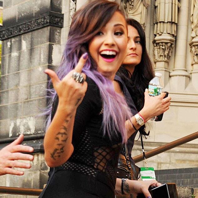 Minha querida... Ignorancia forevermente! Bj :* Piso de salto 15 no recalque das haters