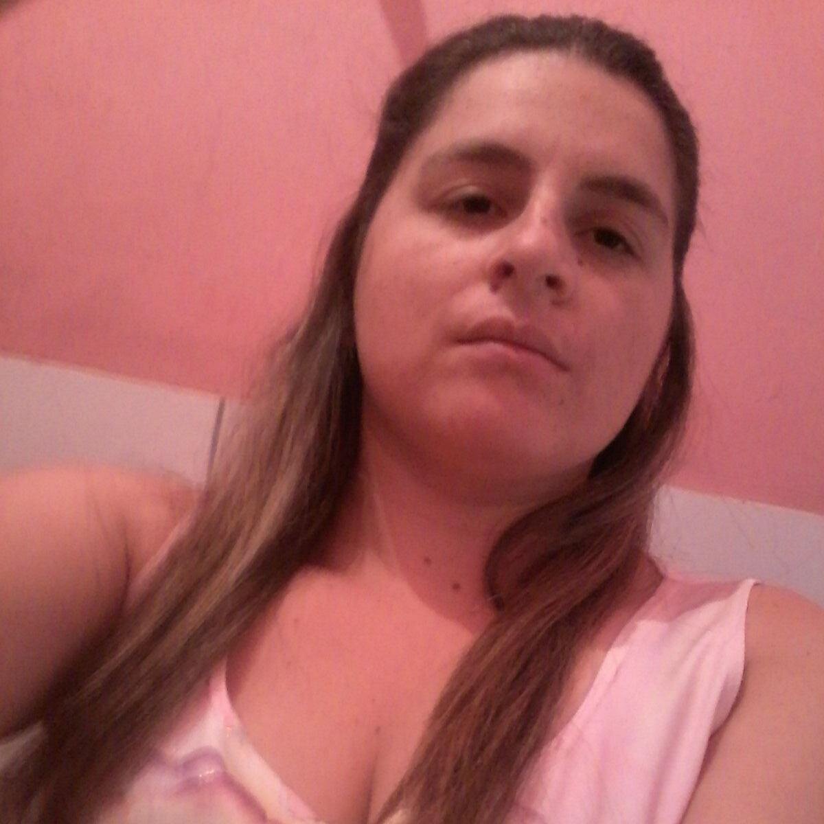 Adoro Twilight, Harry Potter e Dragonball z, e apaixonada em ler Fanfics