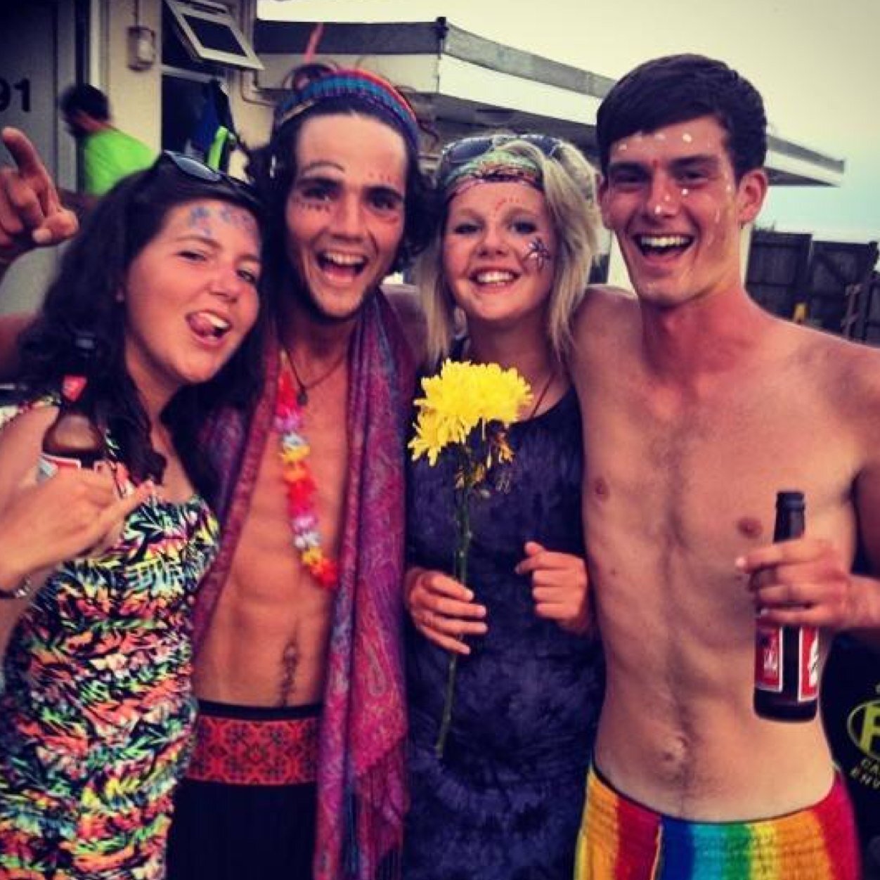 im_sophiemilne's profile picture. fuck the drama juat go with it;
seasonaire life