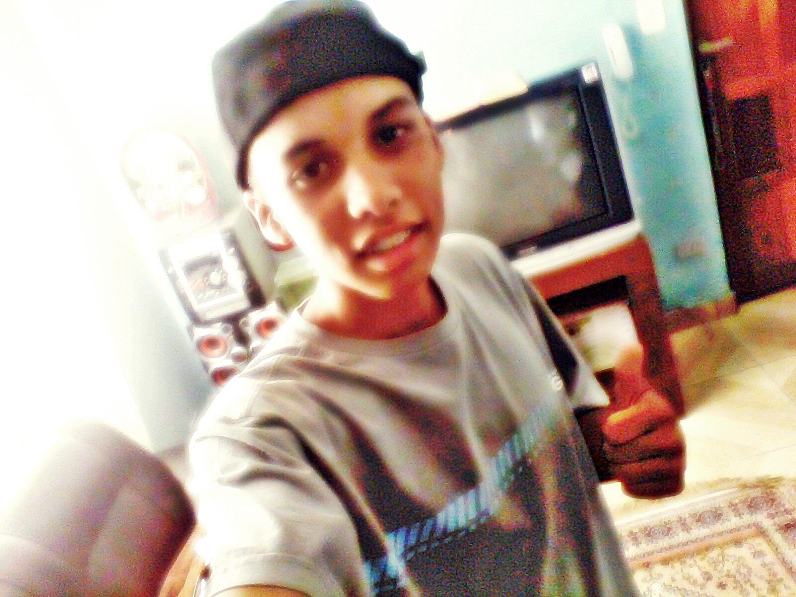 Gu1Rm3's profile picture. Que não se tenha pressa , mas que não se perca tempo. 🍃🙏