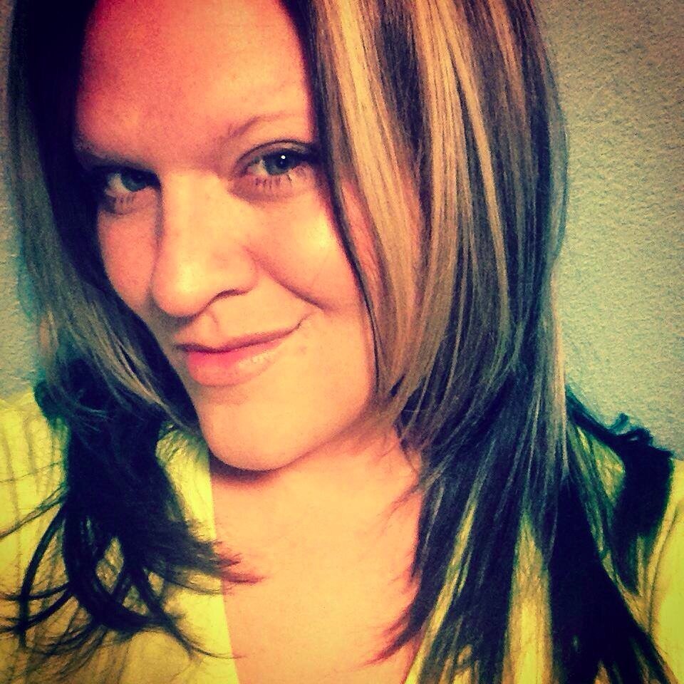 BLESSED Mom, Nurse, and Owner of http://t.co/noVVAhAmR3 with It Works! I support and guide people to a healthy and fit lifestyle and find financial freedom!