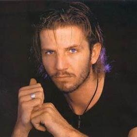 dursunakdniz's profile picture. 