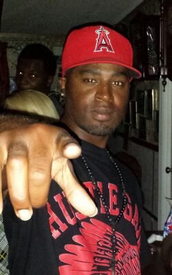Stay true to yourself 
Alway be a leader an never a follower 
Family over everythang