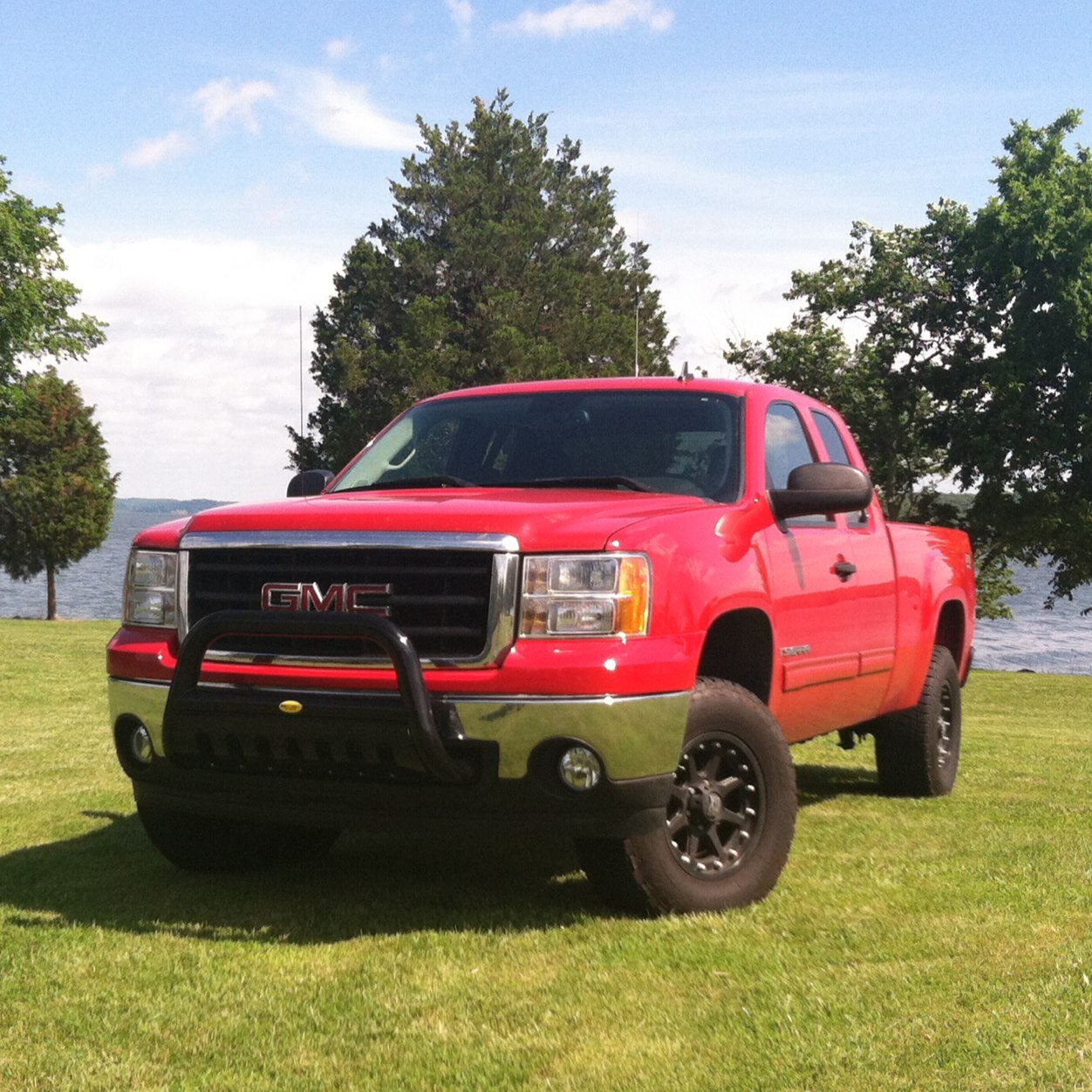 AzarGMC's profile picture. Kentucky-born, Hunter by birth, country by the grace of God. UofL fan for life.