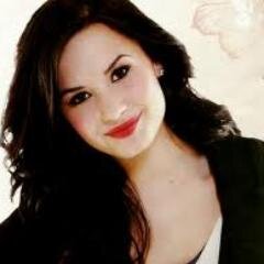 NÃO PRECISA SEGUIR DE VOLTA, BASTA SEGUIR @CupcakeLovatic_ , @DoritosDeSemi E @histimagines ELAS SEGUEM DE VOLTA ATÉ OS 1.400 FOLLOWS.