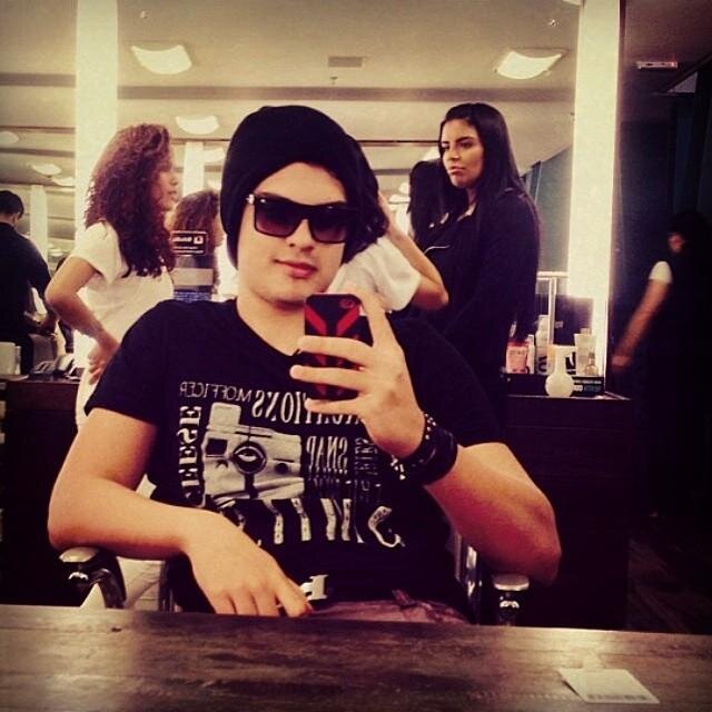 @Renethristan, feito dia 22/05/13, seguida pelo Renê dia 22/05/13... Parece paranoia uma obsessão você dopou de vez o meu coração... ♬ ♬ ♬ Te amo meu bebê