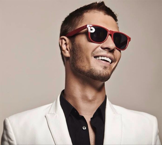 dimakaminski's profile picture. Композитор, певец
http://t.co/oPfjohaaCK
http://t.co/6bcYn9PL2q
https://t.co/njNdQYtzFY