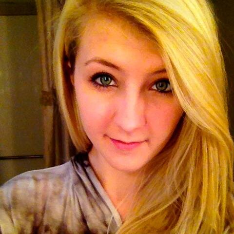 Instagram: emilyzonca