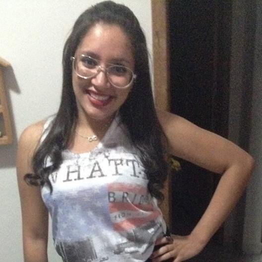 19 anos,mineira aquariana, de Juiz de Fora - MG, namorando,es, escritora, cantora, adoro musicatudante e ler. Positividade e Boas Vibrações sempre !