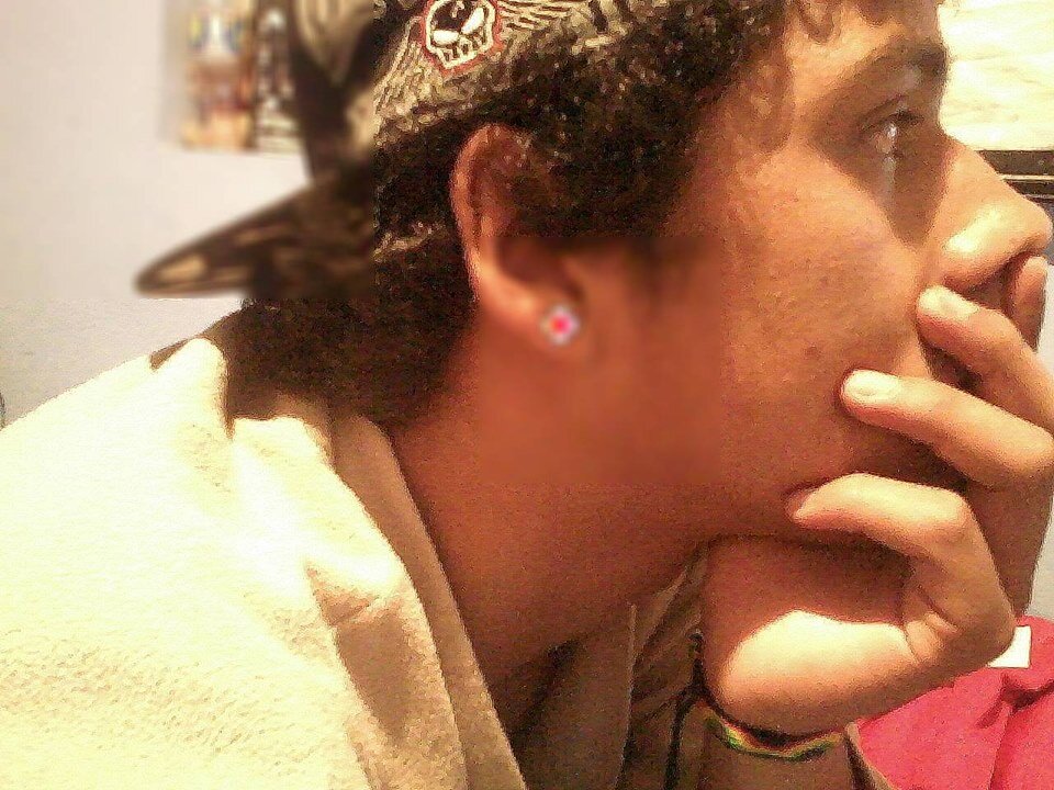 MI NOMBRE ES FABRICIO :) 
AMO EL RAP 
SOY SOCIABLE Y ME GUSTAN LAS FIESTAS :3