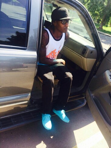 IG: 2live_roge Snapchat: bornstunta