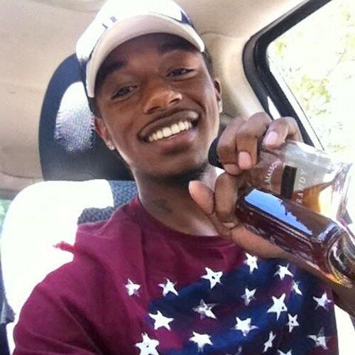 Add me on kik zae_skyscrapen