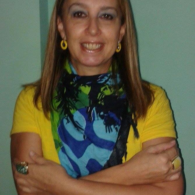 Advogada, roqueira, cantora e compositora. Apaixonada pela vida!
Alguém que luta por igualdade e justiça.