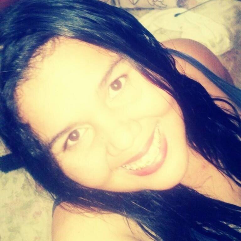 Não sou a melhor pessoa da face da Terra , mas também não sou a pior.
 & Não preciso de muito para ser feliz.