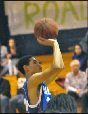 TevinBrown35's profile picture. #BallisLife#/ FHS $ HOOPER $ SOPHOMORE $#35. $Small town kid With big city dreams$