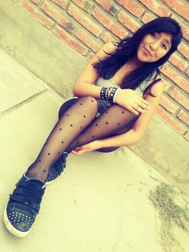 ♥♥♥♥ soy belieber portadora tengo16 soy de argentinaa seguime y te sigooo :'D weee ama a quien te ama y si no lo hace puess la vida sigue n.n :'D